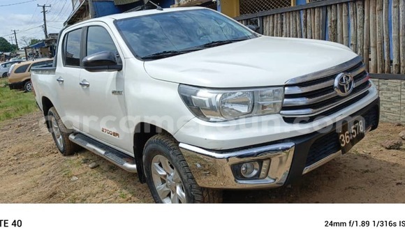 Acheter Occasion Voiture Toyota Hilux Blanc à Douala, Littoral Cameroon Acheter Occasion Voiture Toyota Hilux Blanc à Douala, Littoral Cameroon