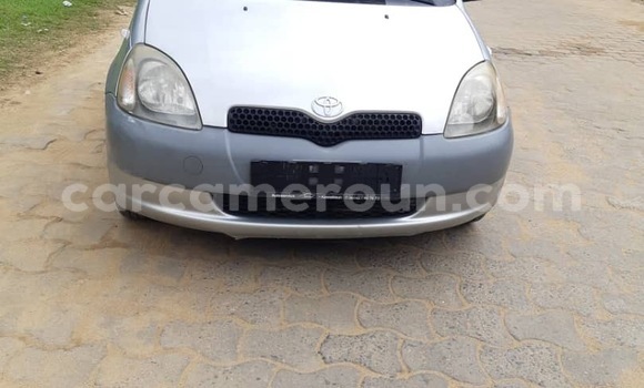 Sayi Imported Toyota Yaris Sauran Mota in Douala a Ƙasar Kamaru