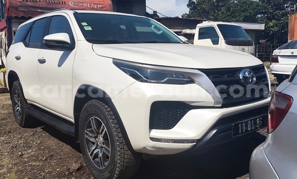 Acheter Import Voiture Toyota Fortuner Blanc à Douala, Littoral Cameroon Acheter Import Voiture Toyota Fortuner Blanc à Douala, Littoral Cameroon