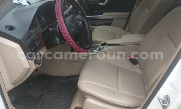 Sayi Na hannu Mercedes‒Benz GLK–Class White Mota in Douala a Ƙasar Kamaru Sayi Na hannu Mercedes‒Benz GLK–Class White Mota in Douala a Ƙasar Kamaru