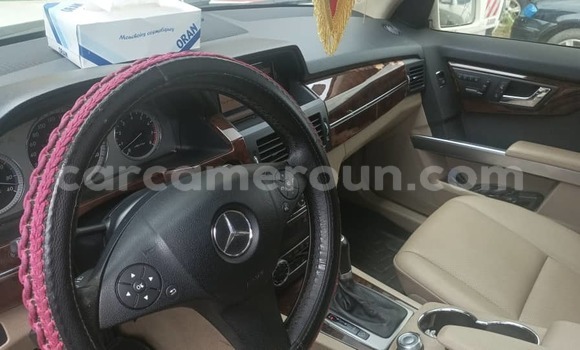 Sayi Na hannu Mercedes‒Benz GLK–Class White Mota in Douala a Ƙasar Kamaru Sayi Na hannu Mercedes‒Benz GLK–Class White Mota in Douala a Ƙasar Kamaru