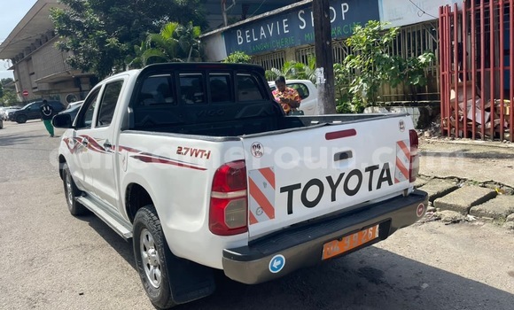 Acheter Import Voiture Toyota Hilux Blanc à Douala, Littoral Cameroon Acheter Import Voiture Toyota Hilux Blanc à Douala, Littoral Cameroon
