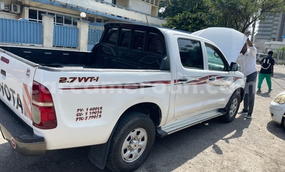Acheter Import Voiture Toyota Hilux Blanc à Douala, Littoral Cameroon Acheter Import Voiture Toyota Hilux Blanc à Douala, Littoral Cameroon
