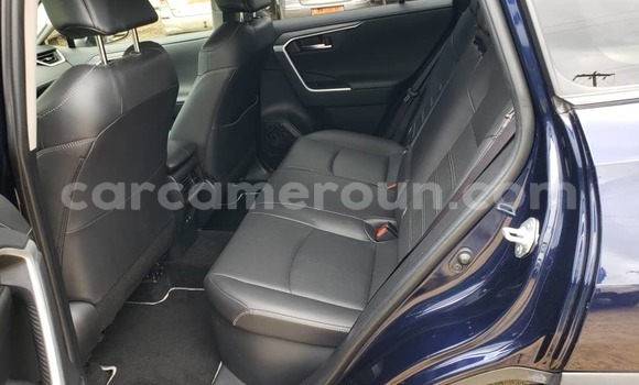 Sayi Na hannu Toyota RAV4 Sauran Mota in Douala a Ƙasar Kamaru Sayi Na hannu Toyota RAV4 Sauran Mota in Douala a Ƙasar Kamaru