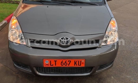 Acheter Occasion Voiture Toyota Corolla Verso Gris à Douala, Littoral Cameroon