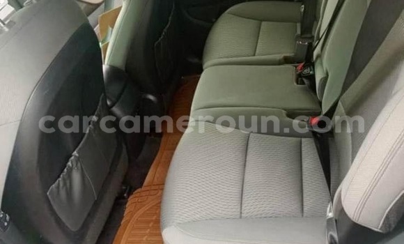 Sayi Na hannu Hyundai Santa Fe White Mota in Douala a Ƙasar Kamaru Sayi Na hannu Hyundai Santa Fe White Mota in Douala a Ƙasar Kamaru