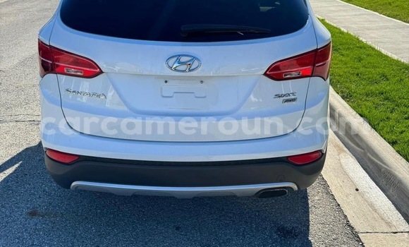 Sayi Na hannu Hyundai Santa Fe White Mota in Douala a Ƙasar Kamaru Sayi Na hannu Hyundai Santa Fe White Mota in Douala a Ƙasar Kamaru