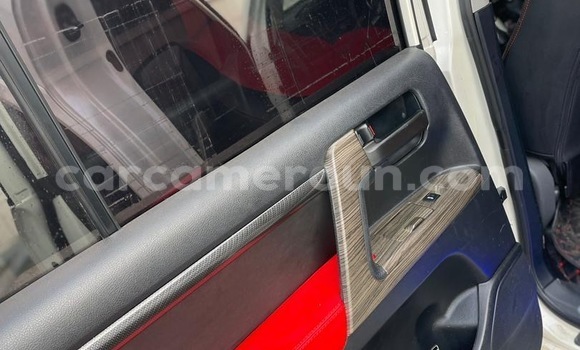 Sayi Sabo Toyota Land Cruiser White Mota in Douala a Ƙasar Kamaru Sayi Sabo Toyota Land Cruiser White Mota in Douala a Ƙasar Kamaru