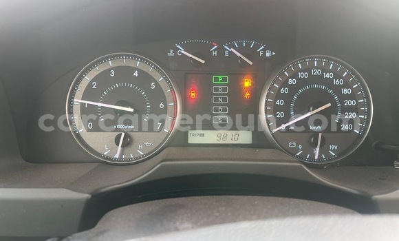 Sayi Sabo Toyota Land Cruiser White Mota in Douala a Ƙasar Kamaru Sayi Sabo Toyota Land Cruiser White Mota in Douala a Ƙasar Kamaru