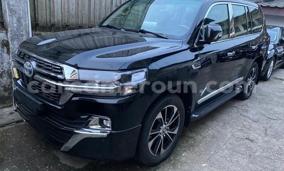 Sayi Sabo Toyota Land Cruiser Black Mota in Douala a Ƙasar Kamaru