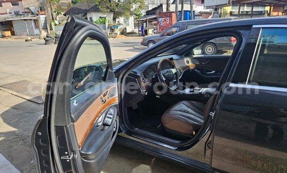 Sayi Imported Mercedes‒Benz S-klasse Black Mota in Douala a Ƙasar Kamaru Sayi Imported Mercedes‒Benz S-klasse Black Mota in Douala a Ƙasar Kamaru