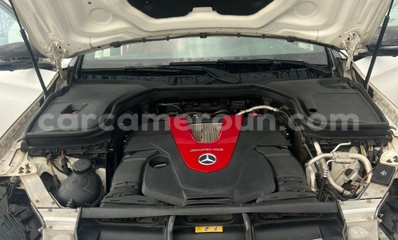 Sayi Na hannu Mercedes‒Benz AMG GLC Coupe White Mota in Douala a Ƙasar Kamaru Sayi Na hannu Mercedes‒Benz AMG GLC Coupe White Mota in Douala a Ƙasar Kamaru