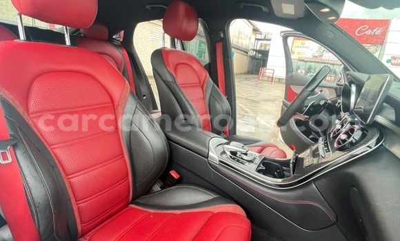 Sayi Na hannu Mercedes‒Benz AMG GLC Coupe White Mota in Douala a Ƙasar Kamaru Sayi Na hannu Mercedes‒Benz AMG GLC Coupe White Mota in Douala a Ƙasar Kamaru