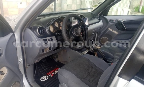 Acheter Occasion Voiture Toyota RAV4 Gris à Douala, Littoral Cameroon Acheter Occasion Voiture Toyota RAV4 Gris à Douala, Littoral Cameroon