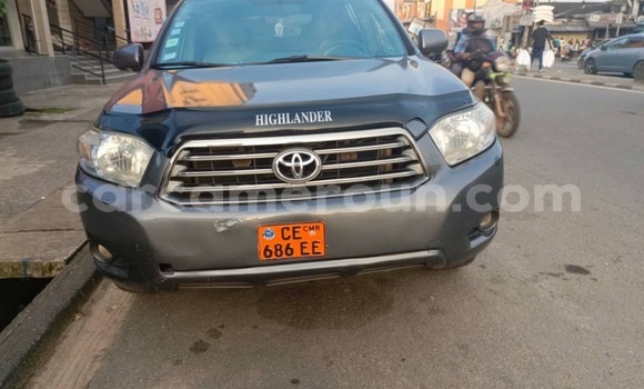 Sayi Na hannu Toyota Highlander Sauran Mota in Douala a Ƙasar Kamaru