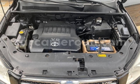 Sayi Imported Toyota RAV4 Black Mota in Douala a Ƙasar Kamaru Sayi Imported Toyota RAV4 Black Mota in Douala a Ƙasar Kamaru